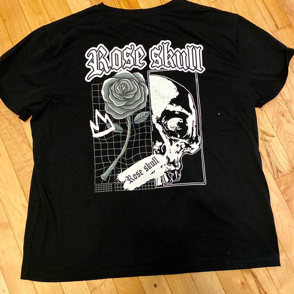 Unisex tshirt Rose skull by Romwe men’s size XL